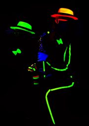 Schwarzlicht-Orchester-scaled